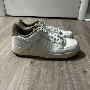 Nike Men's White and Brown Sneakers